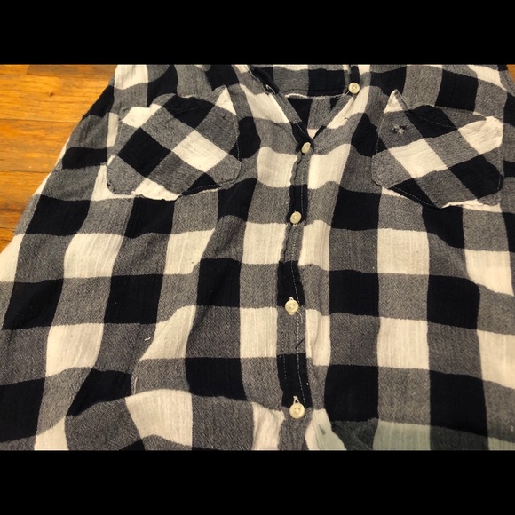 Checkered Pattern Tank Top - Picture 3 of 4